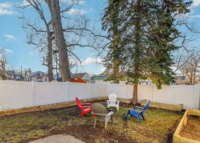 Sand & Sun Retreat,2 Living Rooms, Kids Play Area